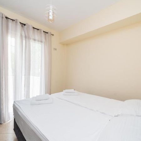 Thea Apartments Nea Iraklitsa Luaran gambar